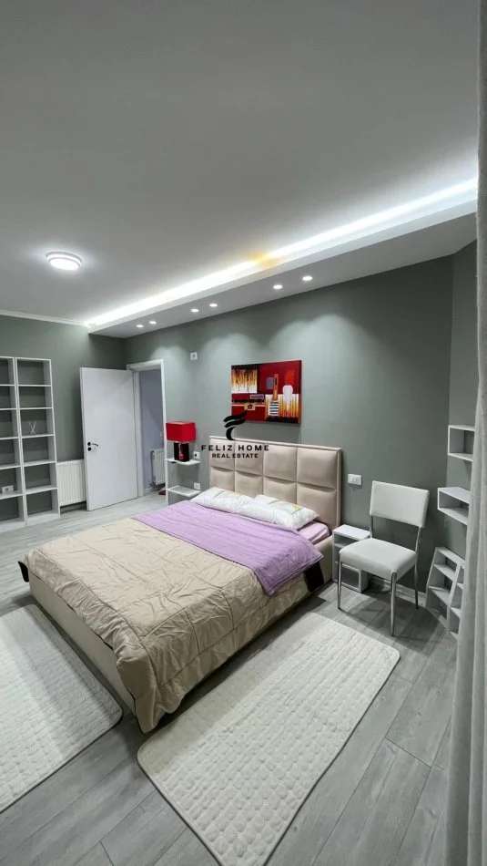 Tirane, affitto mensile appartamento 1+1 con balcone al terzo piano, 73 m², 650 € (COMUNE DI PARISIT)