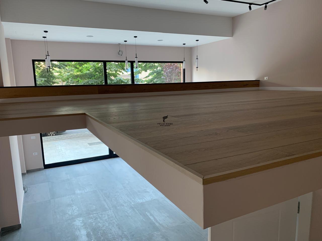 Negozio in affitto di 100 m² in Via Kavajes - 1.200 euro