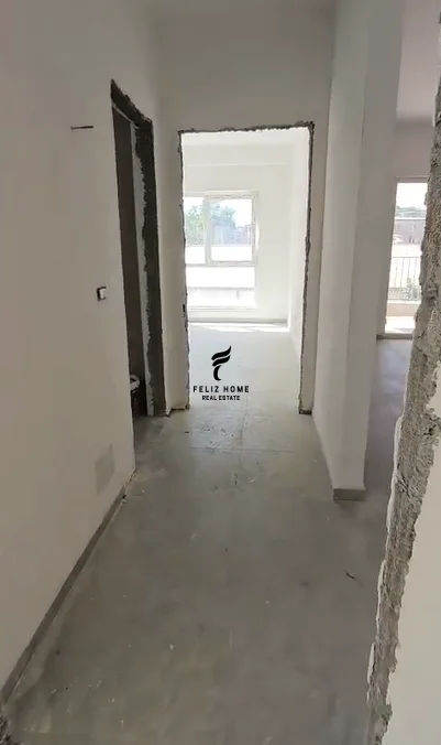 Tirane, affitto appartamento 2+1 Piano 1, 94 m² 800 € (LAPRAKE)