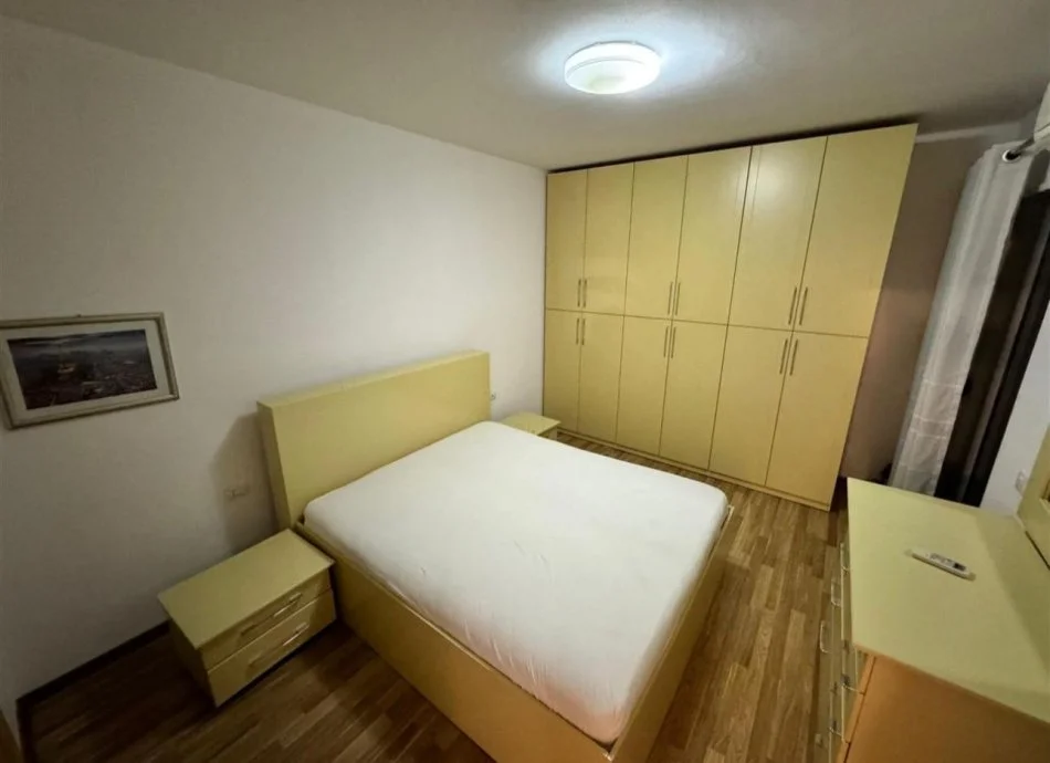 Tirane, affitto appartamento 3+1+Balcone Piano 7, 100 m² 1.000 € (LIQENI TOTALE)