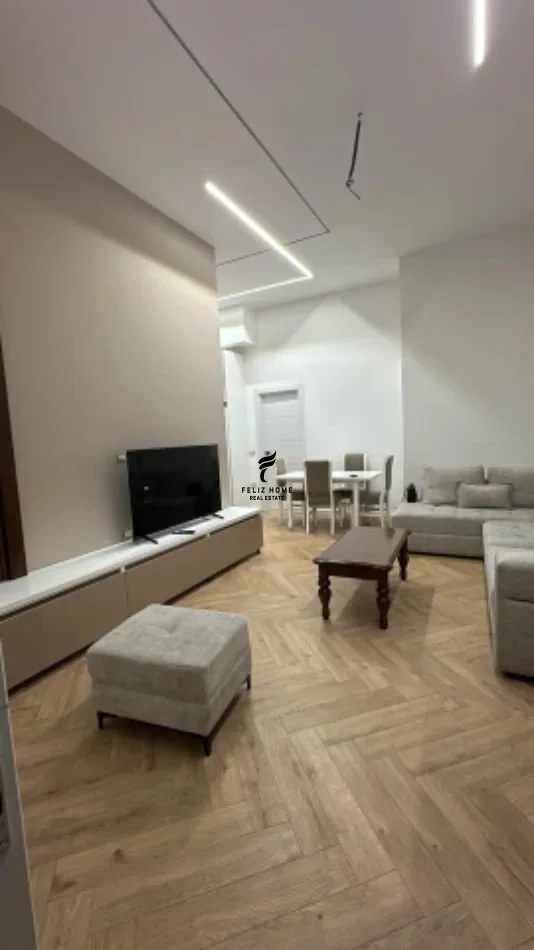 Tirane, jepet me qera apartament 1+1 Kati 1, 65 m² 500 € (ALI DEMI)