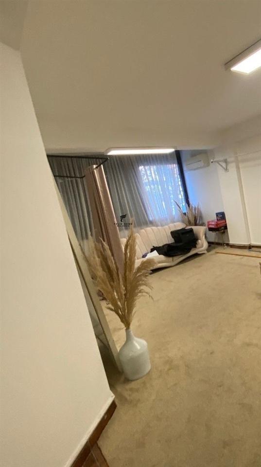 Zyra con Affitto 106 m² Myslym Shyri 800 Euro