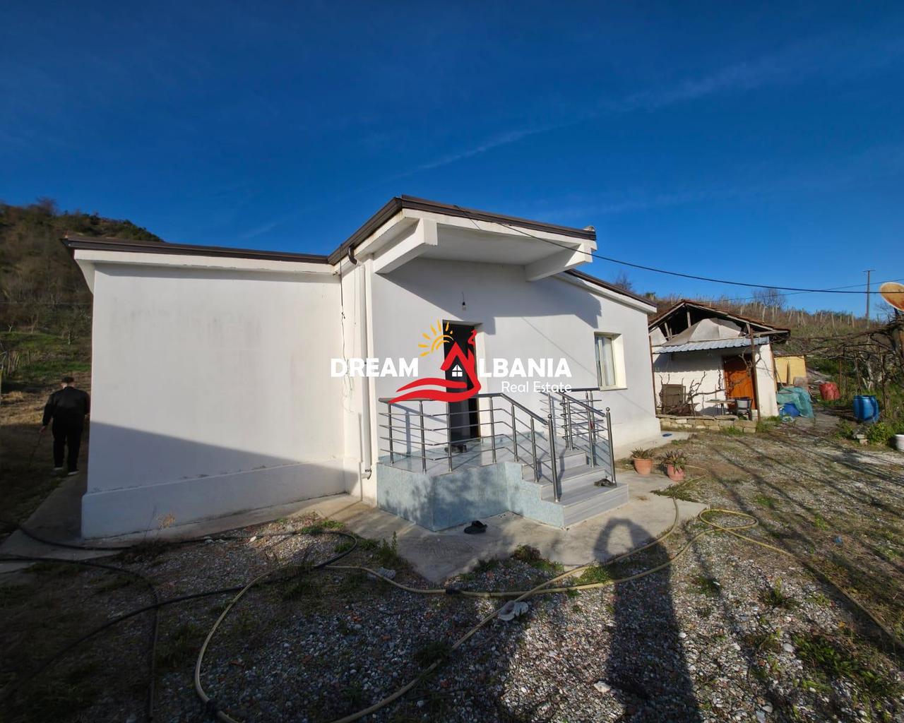 Private House for Sale in Pezë Helmës, Tirana (ID 4151213)
