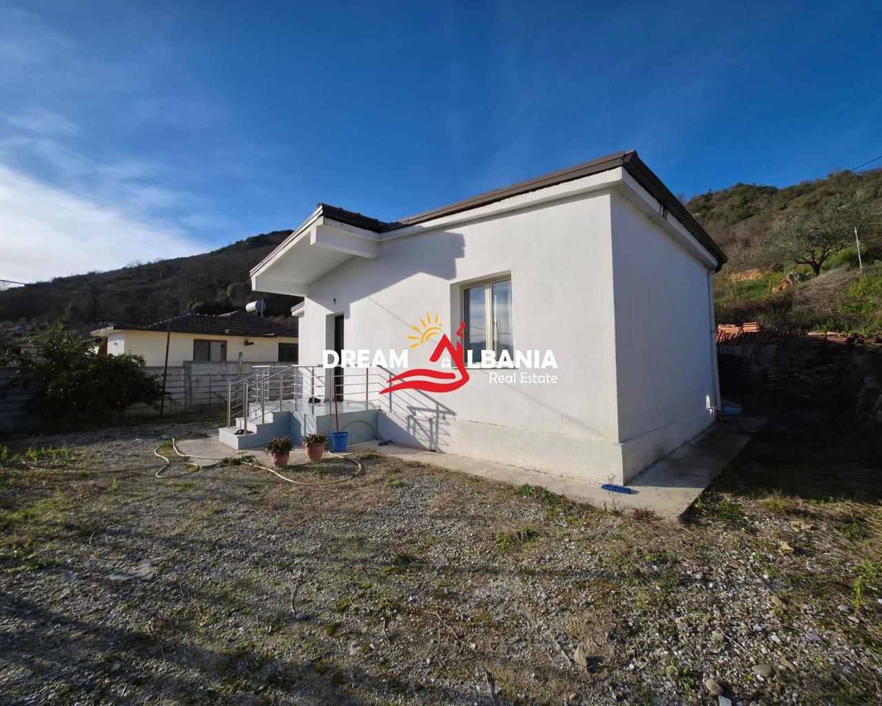 Shitet shtëpi private në Pezë Helmës, Tiranë (ID 4151213)