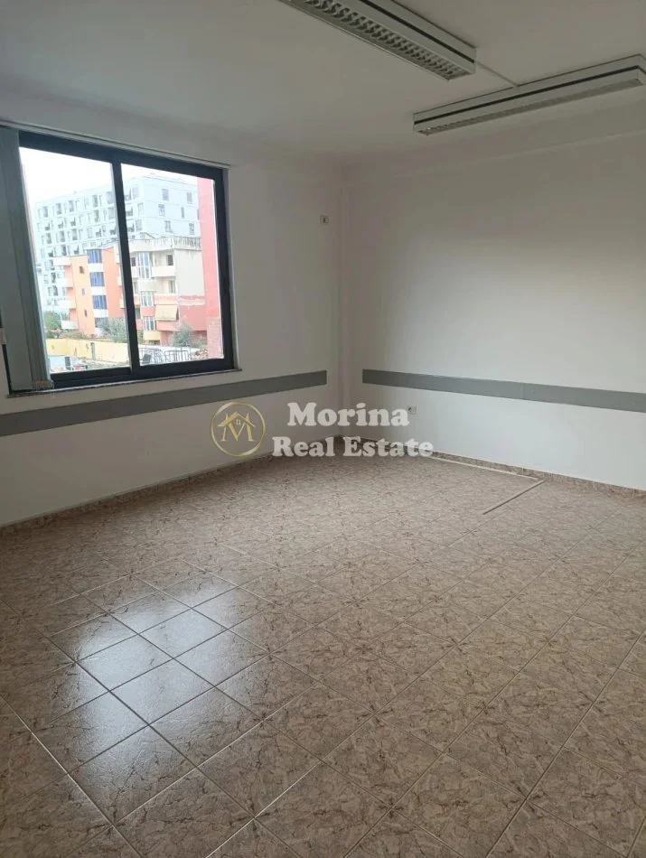 Tirane, Commercial Space for Rent in Kati 1, 375 m², €2,700 (Xhamlliku)