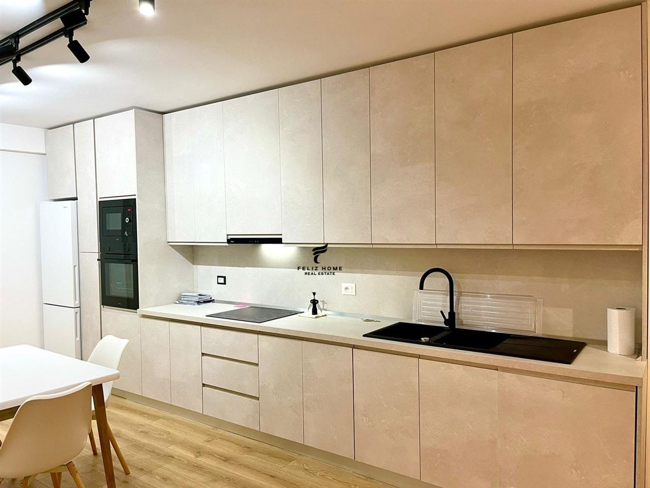 SHITET APARTAMENT 2+1 KOPSHTI BOTANIK 268.000 EURO