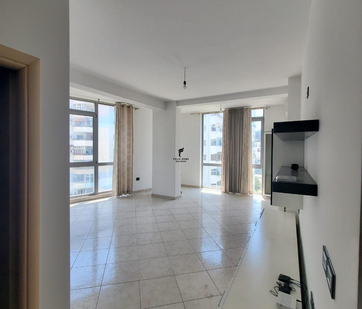 ZYRE ME QERA 110 M2 KOMUNA E PARISIT 1430 EURO FH-81361