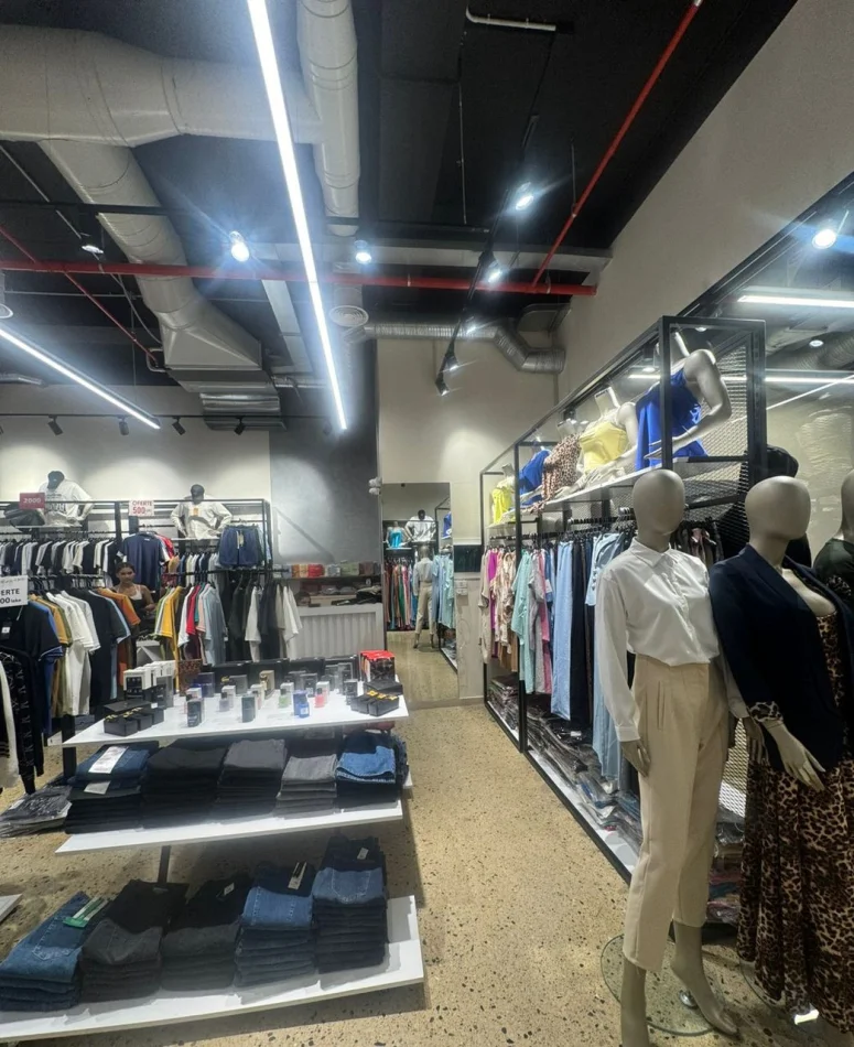 Tirane, Commercial Space for Sale, 2nd Floor, 88 m², €616,000 (Rruga 5 Maji, Emerald Center Shopping Mall)