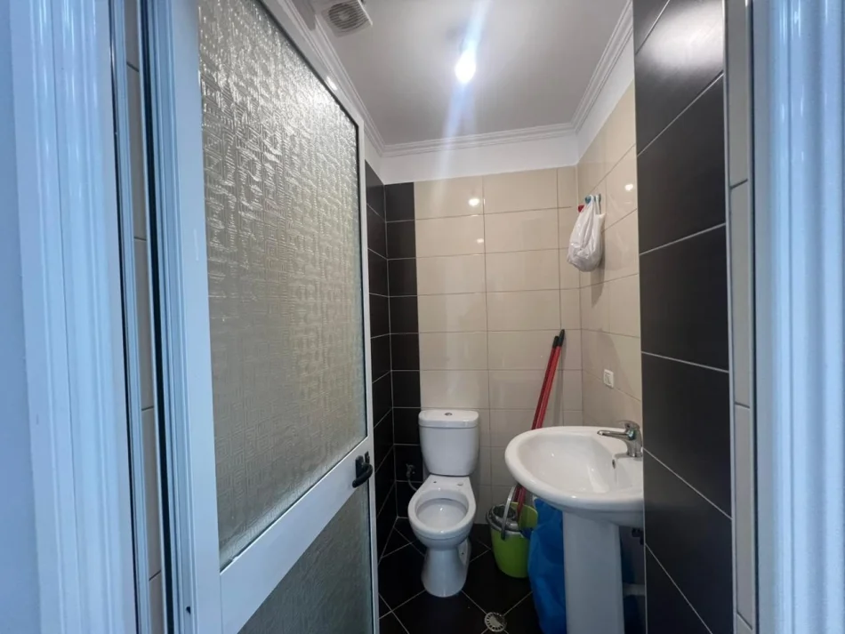 Tirana, Business Premises for Sale, 1st Floor, 59 m², €125,000 (Fresku)