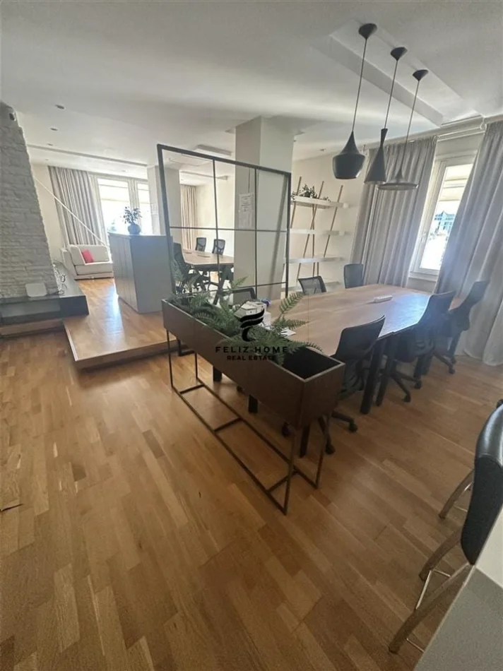 Tirane, affitto ufficio al piano 6, 140 m² 3.200 € (XHAMLLIKU)