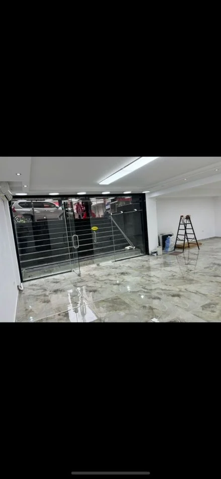 Tirane, vendesi negozio Piano 0, 85 m² 850.000 € (Piazza Willson)