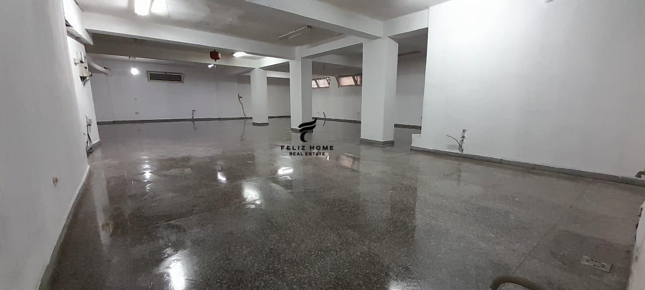 Negozio in affitto di 400 m² in Mine Peza a 1.500 euro