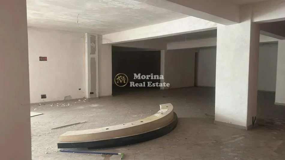 Tirana, piano terra, 262 m² 289.000 € (Fresku)