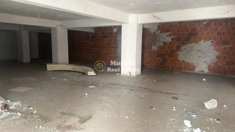 Tirana, piano terra, 262 m² 289.000 € (Fresku)