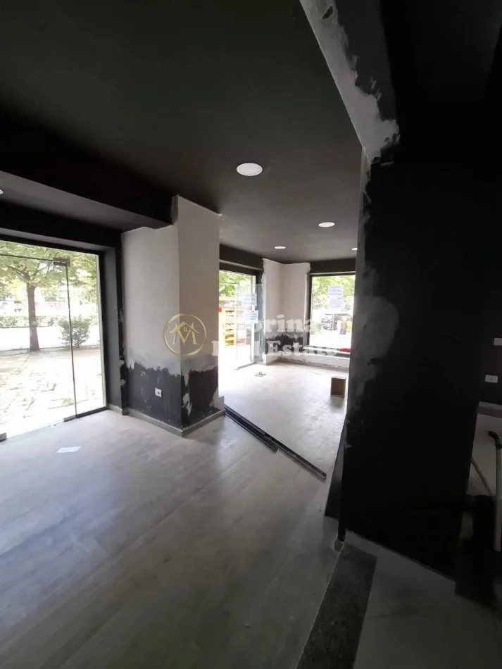 Tirane, Commercial Space for Sale Ground Floor, 80 m² 750,000 € (21 Dhjetori)