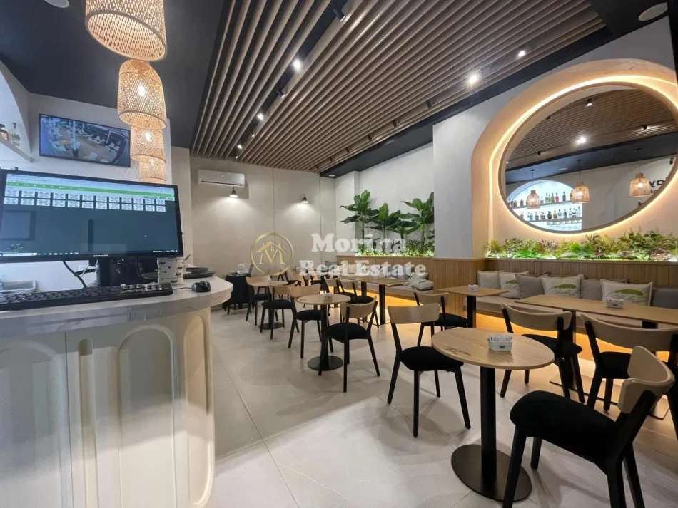 Tirana, vendita locale commerciale Piano 0, 176.750 € (Via delle Barricate)