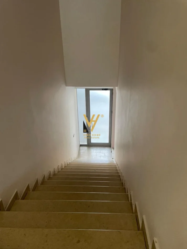 Tirana, Office for Rent - 1st Floor, 307 m², €3,400 (RRUGA ABDULLA KETA, CENTER)