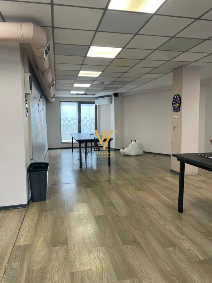 Tirana, Office for Rent - 1st Floor, 307 m², €3,400 (RRUGA ABDULLA KETA, CENTER)