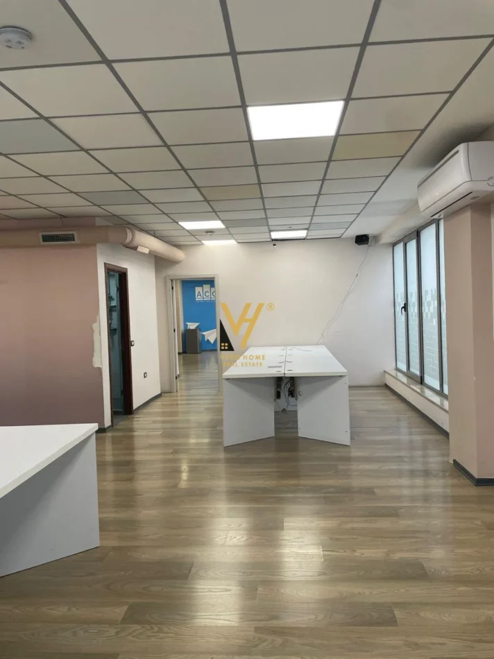 Tirana, Office for Rent - 1st Floor, 307 m², €3,400 (RRUGA ABDULLA KETA, CENTER)