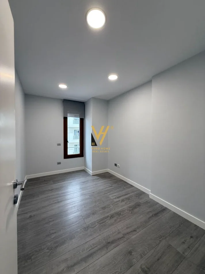 Tirana, Office for Rent - 7 Rooms, 200 m², €2,600 (DELIJORGJI)