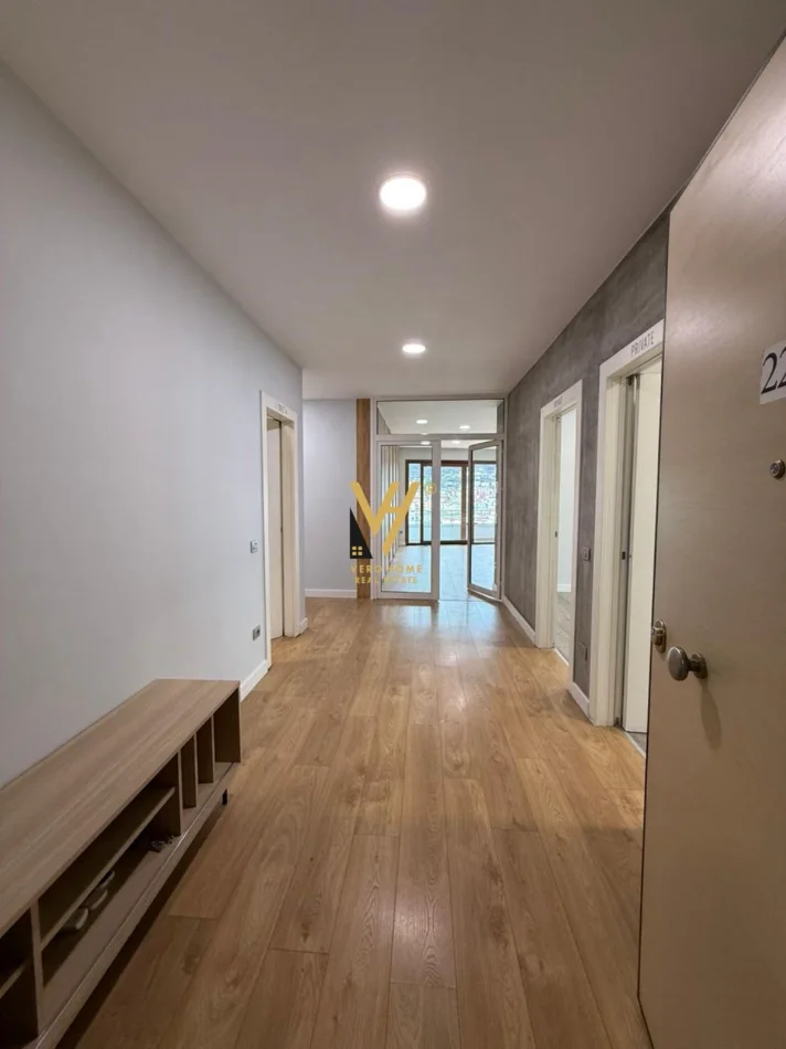 Tirana, Office for Rent - 7 Rooms, 200 m², €2,600 (DELIJORGJI)