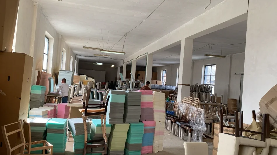 Tirane, affitto magazzino al piano 1, 540 m² 5.400 € (YB)