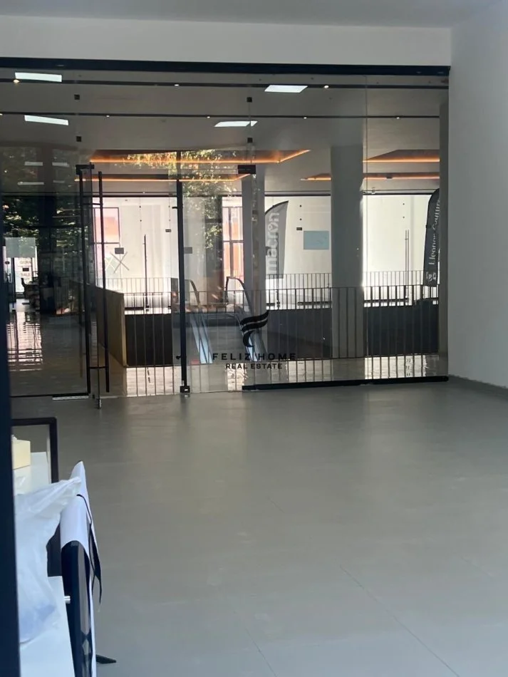 Tirane, affitto locale commerciale Kati 2, 75 m² 1.500 € (VIA KAVAJES)