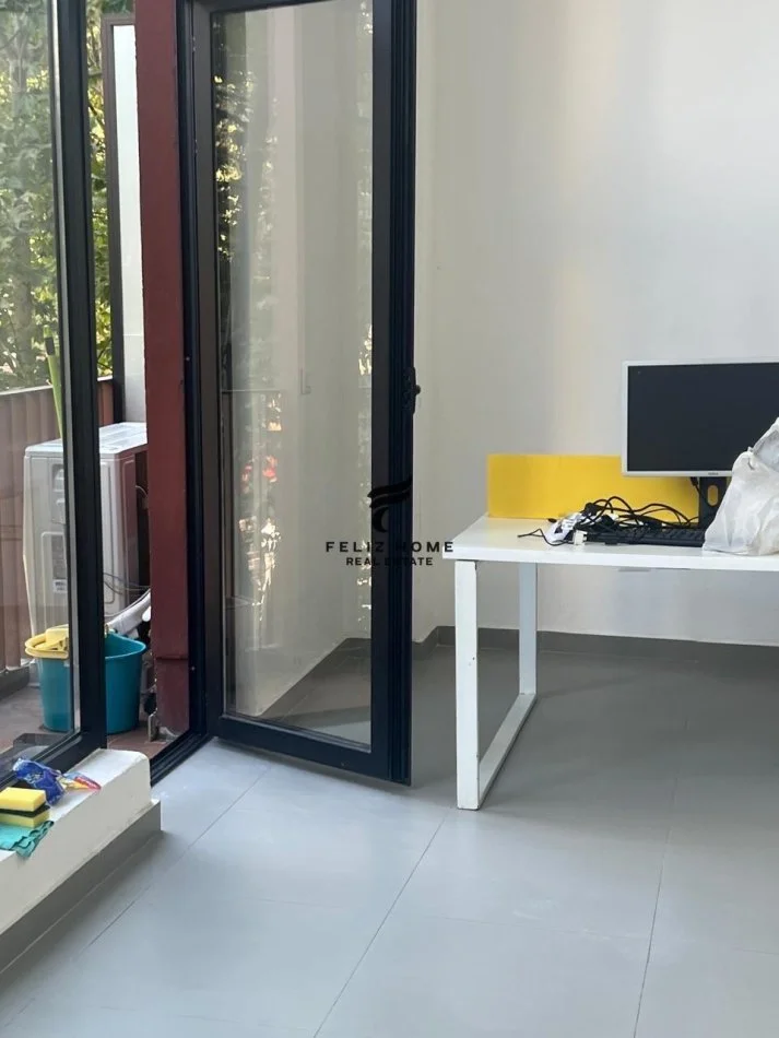 Tirane, affitto locale commerciale Kati 2, 75 m² 1.500 € (VIA KAVAJES)