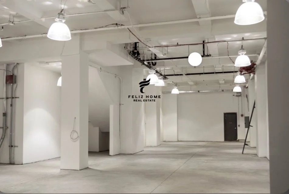 Tirane, jepet me qera dyqan Kati 0, 825 m² 4.500 € (PORCELAN)