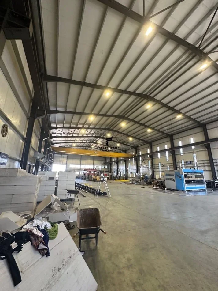 Tirana, locale commerciale in affitto al piano terra 0, 5.000 m² 8.000 € (RINAS)
