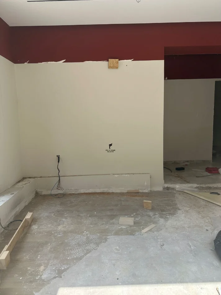 Tirana, affitto negozio Piano 0, 80 m² 3.000 € (VIA MUHAMET GJOLLESHA)