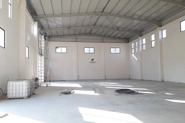 Tirane, jepet me qera ambjent biznesi Kati 0, 1.000 m² 4.000 € (RRUGE KRYESORE)