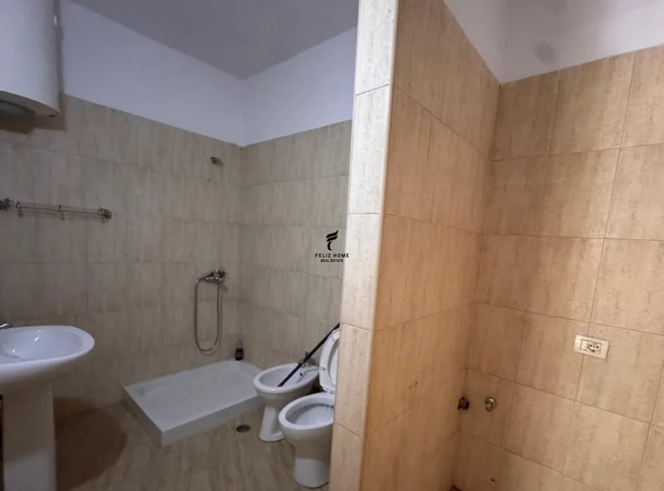 Tirano, ufficio in affitto, 110 m², 450 € (CODICE DIELLIT 1)