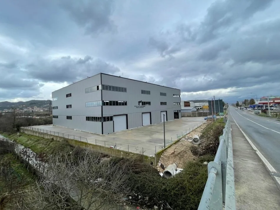 Tirane, affitto magazzino, 2.000 m² 6.000 € (VORE)