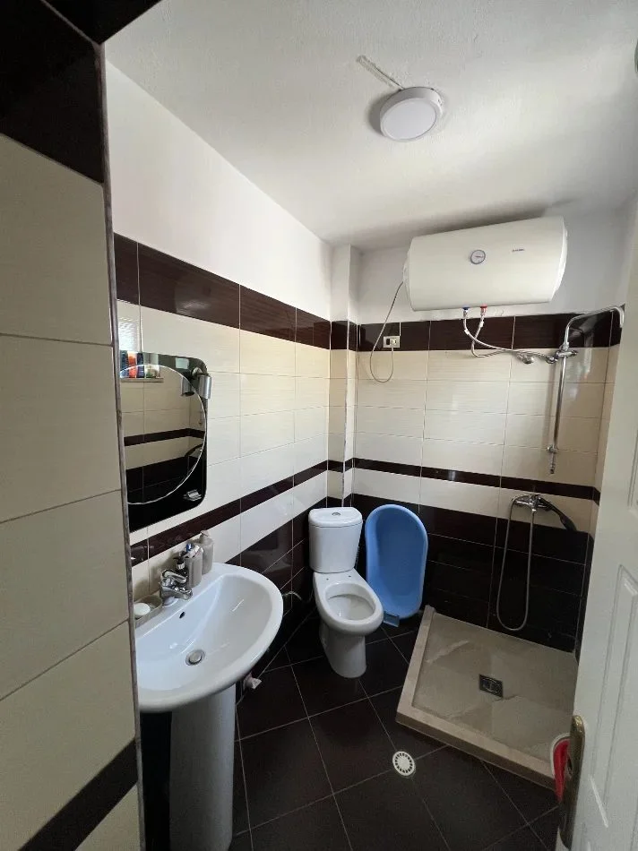 Tirana, for Sale 1+1 Apartment, 6th Floor, 60 m², €95,000 (Laprakë)