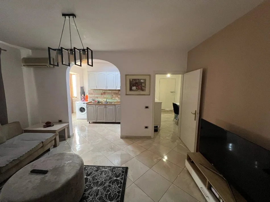 Tirana, for Sale 1+1 Apartment, 6th Floor, 60 m², €95,000 (Laprakë)