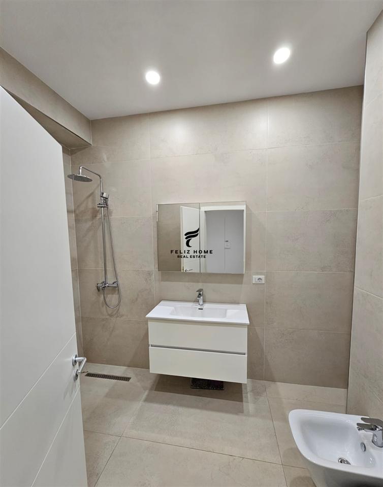 Zyra in affitto di 80 m² in Via Dibres - 500 euro