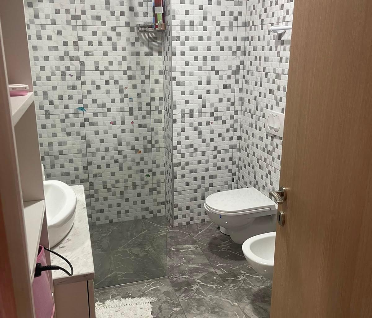 🏡 Apartament 1+1 me Qira – Përballë Shkollës "Bashkuar", mb