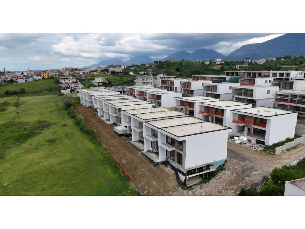 EXCLUSIVE VILLAS FOR SALE IN 'SIAR' COMPLEX, FARKES LAKE