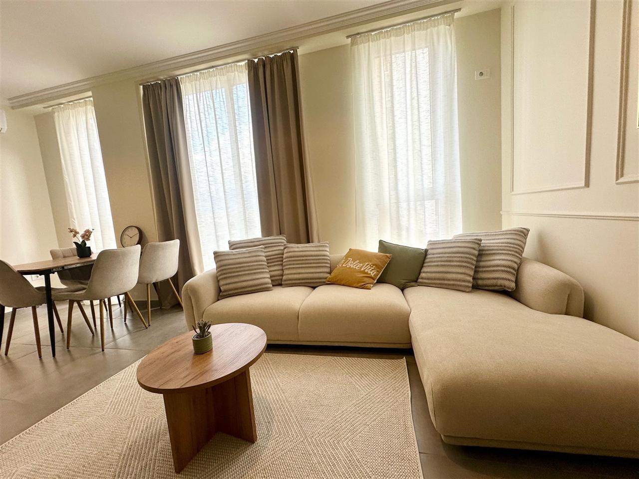 APARTAMENT ME QERA 1+1 BULEVARDI I RI 65.000 LEKE