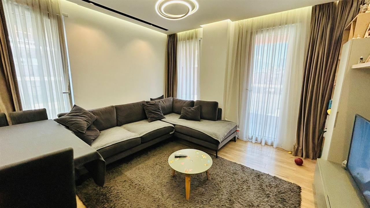 SHITET APARTAMENT 1+1 ZOGU I ZI 198.000 EURO