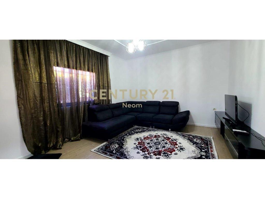 Jepet shtepi private 2+1 tek Rr. Jordan Misja! Neom125081