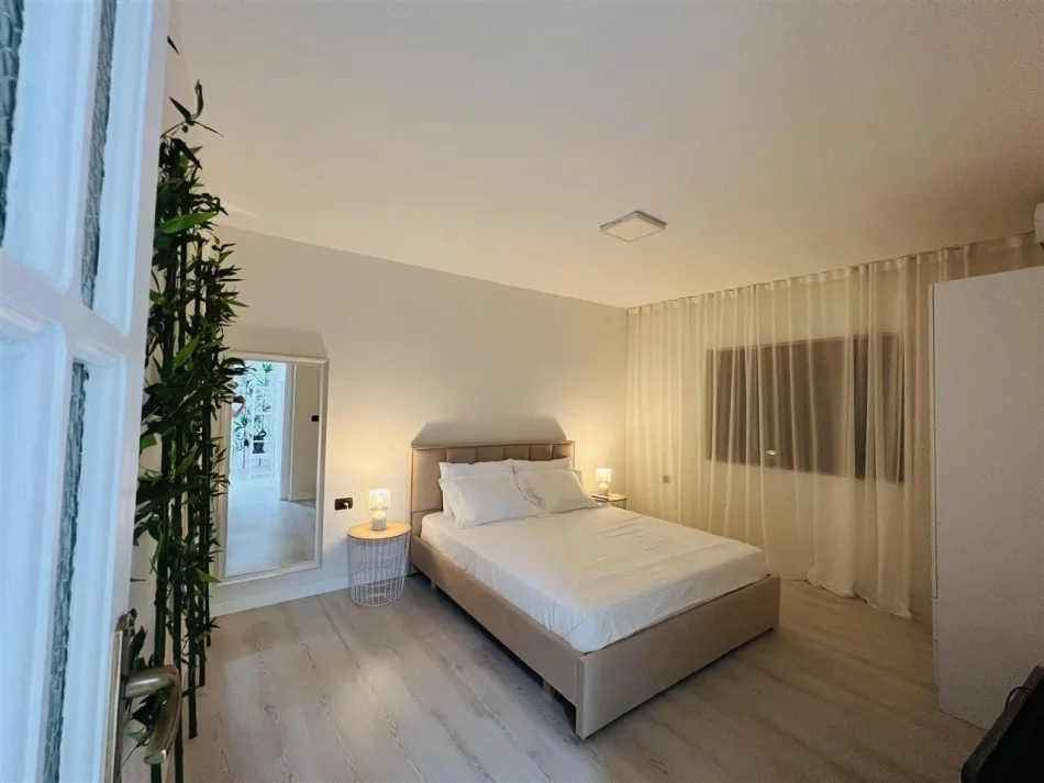 Tirana, vendesi appartamento 1+1 al piano 4, 65 m² 206.000 € (Stadio Dinamo)