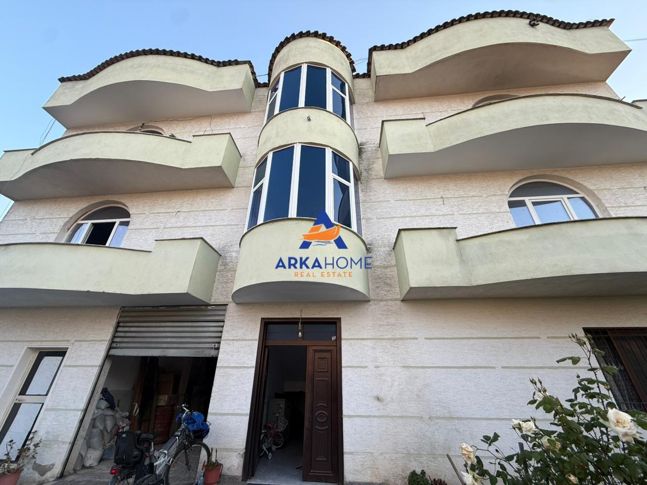 SHITET VILË 3 KATE "TE ISH SHESHI SHQIPONJA" 700.000 EURO (I