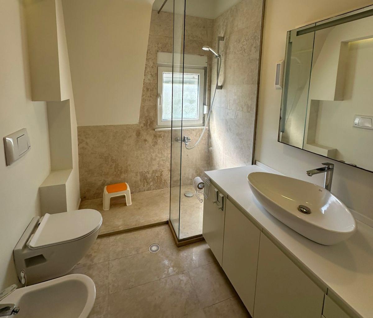 🏡 JEPET ME QIRA VILË LUKSOZE 4-KATËSHE – White House, TEG