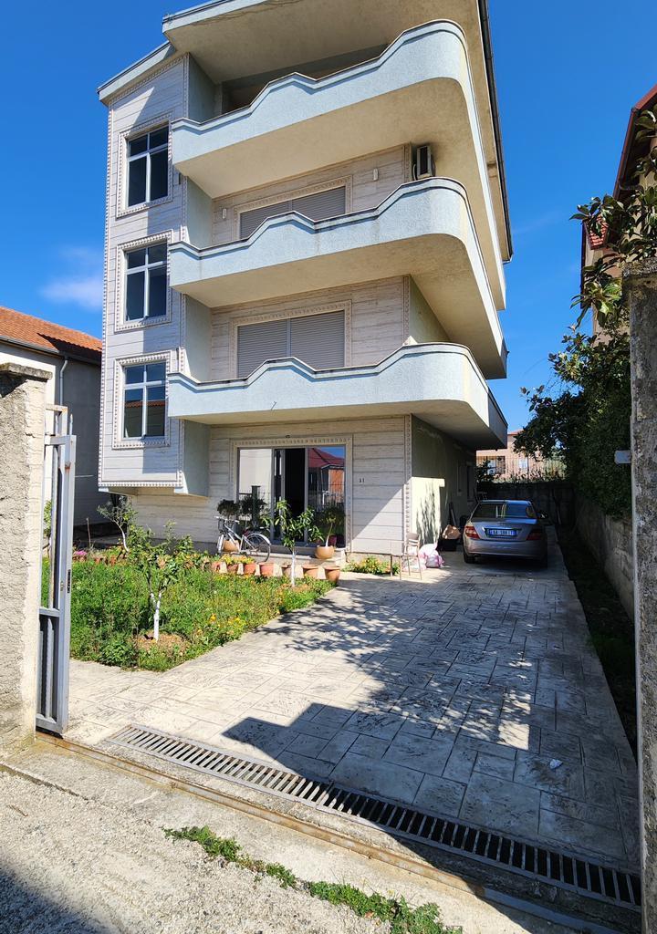 🏡SHITET VILË PRIVATE 4-katëshe ne KOMBINAT🔥