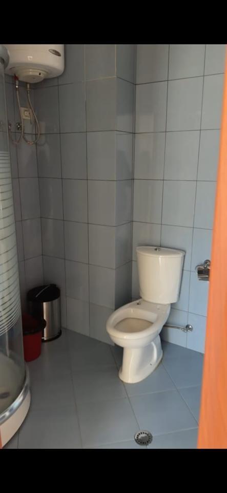 Zyra con Piano Terra di 128 m² in Via Kodra a 50.000 lek