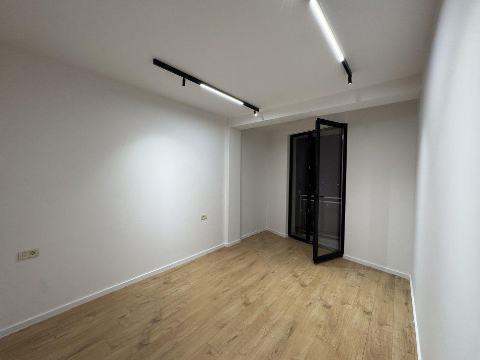 Commercial Space with 94 m2 in the Center for 1,000 Euro