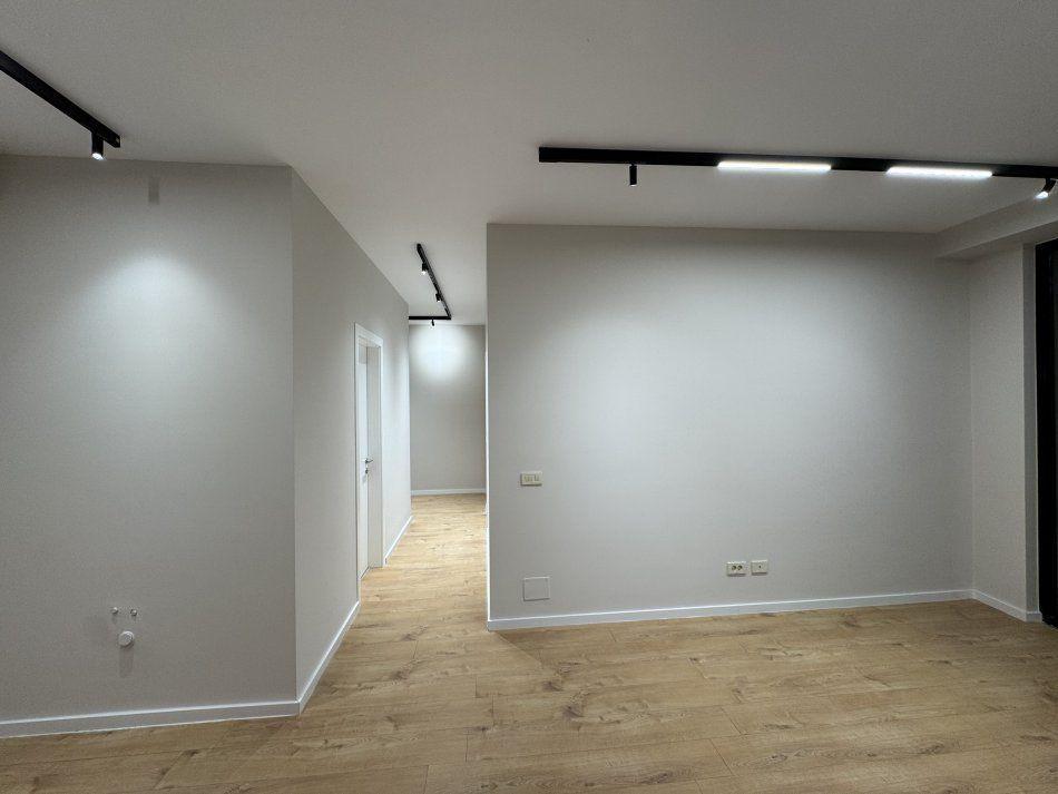 Commercial Space with 94 m2 in the Center for 1,000 Euro