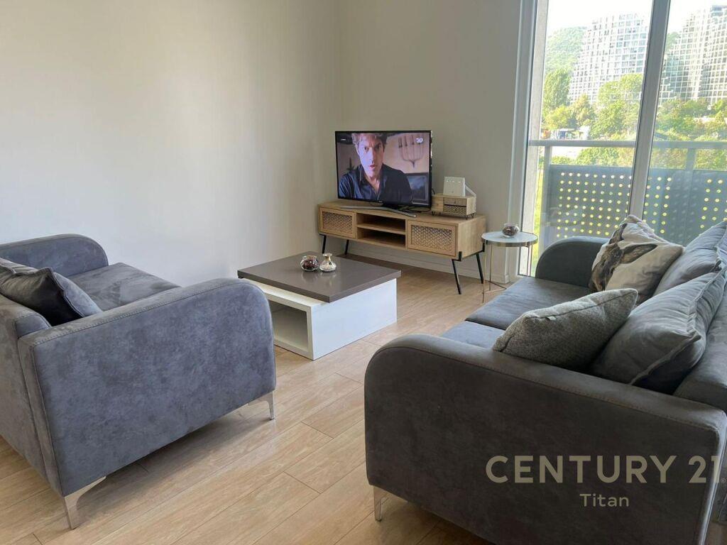 APARTAMENT MODERN PER QIRA 2+1+2 TE RRUGA E KOSOVAREVE !